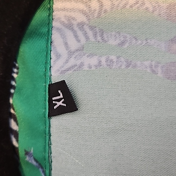 Green Zebra Button Down Size XL - Picture 6 of 7
